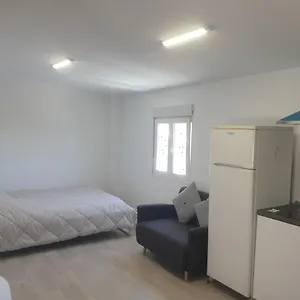 https://piso-tico-acogedor-y-con-terraza-privada-en-el-centro.tenerifehoteles.net
