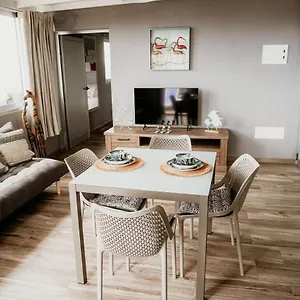 https://casa-lara-las-maretas.in-canary-islands.com